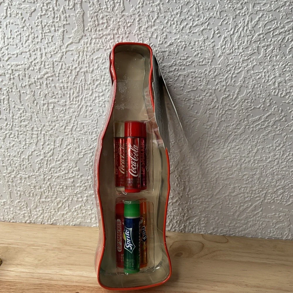 Lip Smacker In Collectible Coca Cola Retro Bottle Tin New Sealed 6 pcs‎ 2014